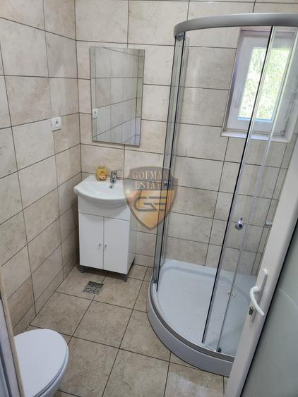 Casă individuală cu 15 camere cu Canalizare în Lumina