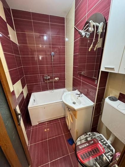 Apartament cu 3 camere decomandat în Păcurari