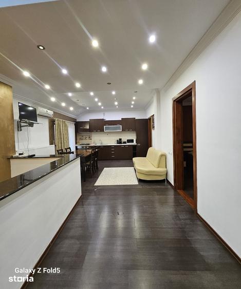 Apartament cu 3 camere decomandat în Orașul Nou