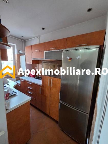 Apartament cu 3 camere semidecomandat în Pache Protopopescu