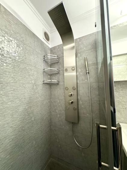 Apartament cu 3 camere decomandat, mobilat în Central
