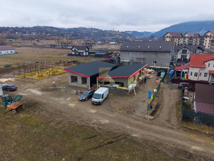 Casă individuală cu 4 camere cu Canalizare în Tohanu Nou
