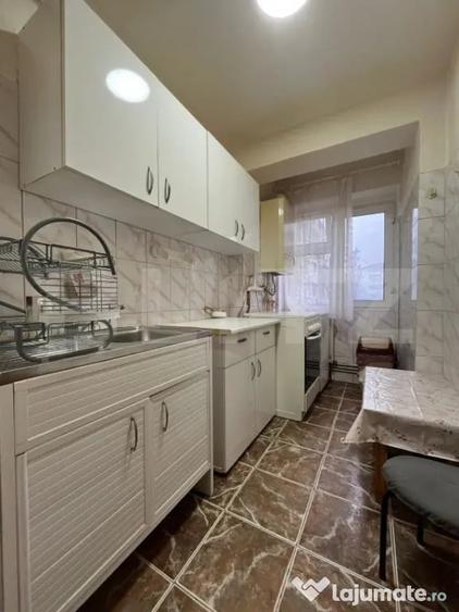 Apartament cu 2 camere semidecomandat în Micro 6