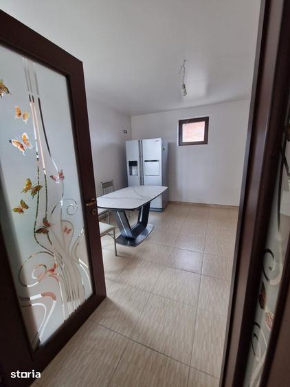 Casă cu 3 camere cu Teren 2722 Mp în Vidra