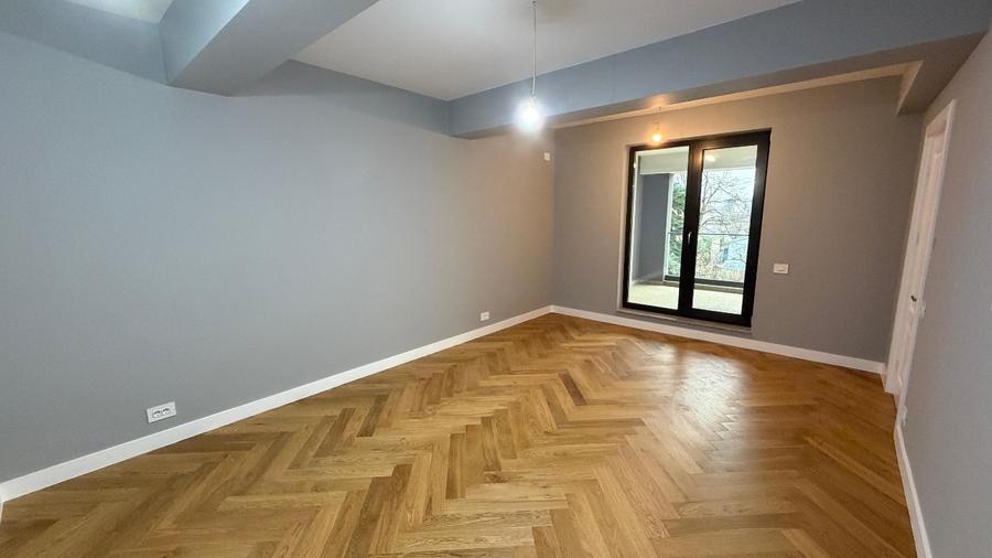 Apartament cu 3 camere decomandat în Aviației
