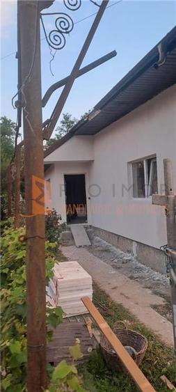 Casă individuală cu 4 camere cu Teren 528 Mp în Tisău