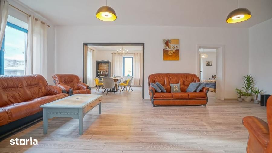 Casă cu 5 camere cu Teren 700 Mp în Codlea