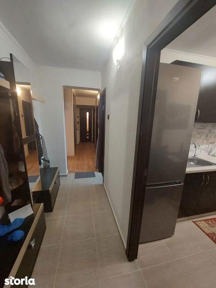 Apartament cu 3 camere decomandat în Decebal