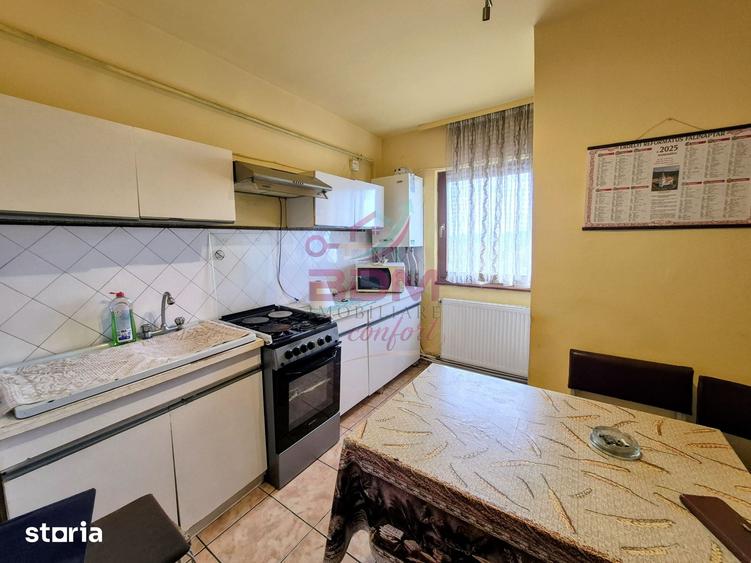 Apartament cu 3 camere decomandat în Micro 1