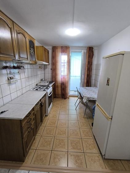 Apartament cu 2 camere decomandat în Precista