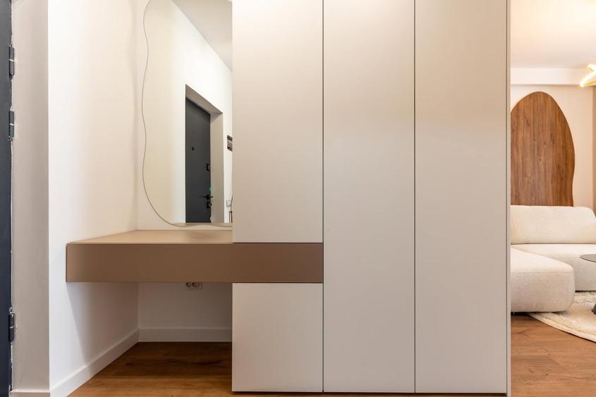Apartament cu 2 camere semidecomandat, mobilat în Florești