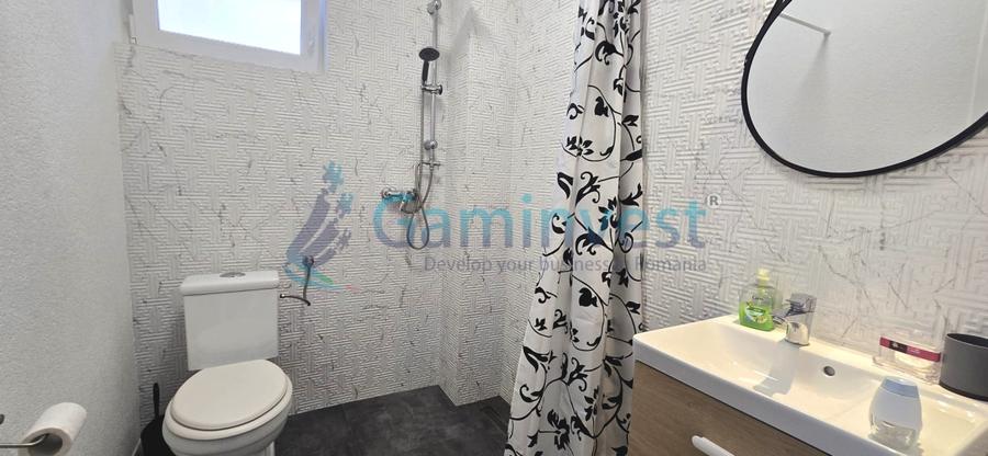 Casă individuală cu 6 camere cu Canalizare în Nufărul
