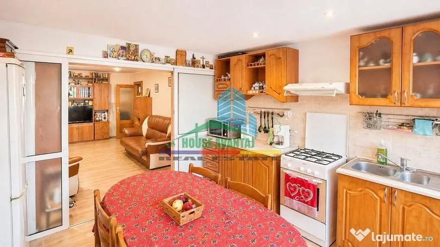 Apartament cu 3 camere decomandat în Central