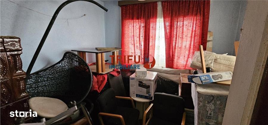 Casă cu 8 camere cu Teren 863 Mp în Meteș