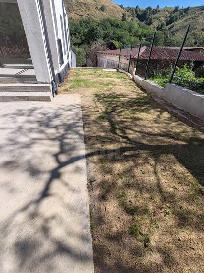 Casă cu 4 camere cu Teren 200 Mp în Florești