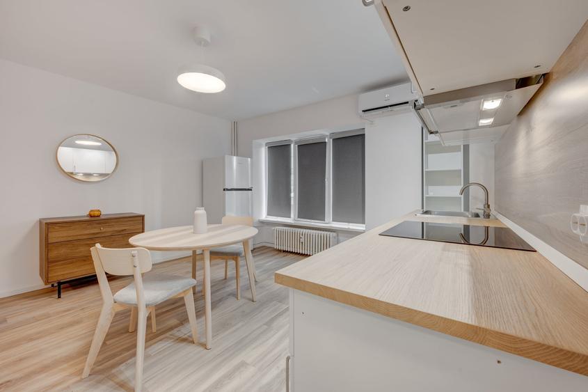 Apartament cu 2 camere decomandat în Sala Palatului