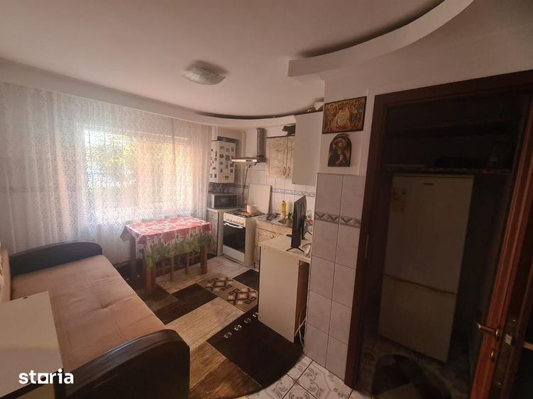 Garsonieră decomandată în Est