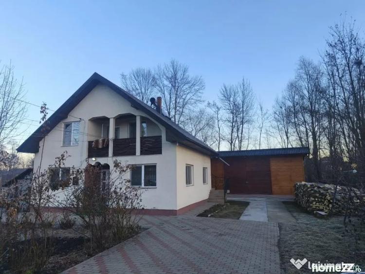 Casă cu 5 camere cu Teren 1000 Mp în Grămești