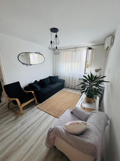 Apartament cu 3 camere semidecomandat în Drumul Taberei