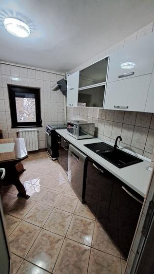 Apartament cu 2 camere semidecomandat în Energiei