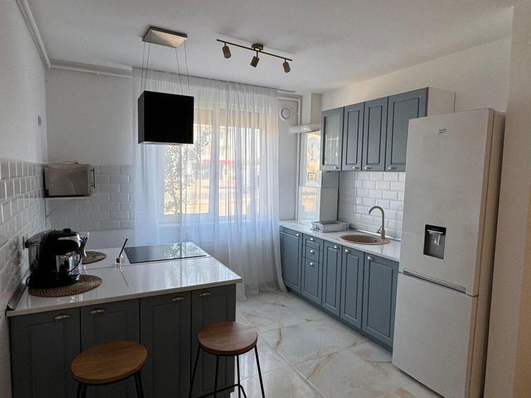 Apartament cu 2 camere decomandat, mobilat în Est