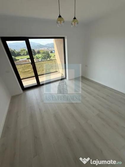 Apartament cu 3 camere decomandat în Bartolomeu