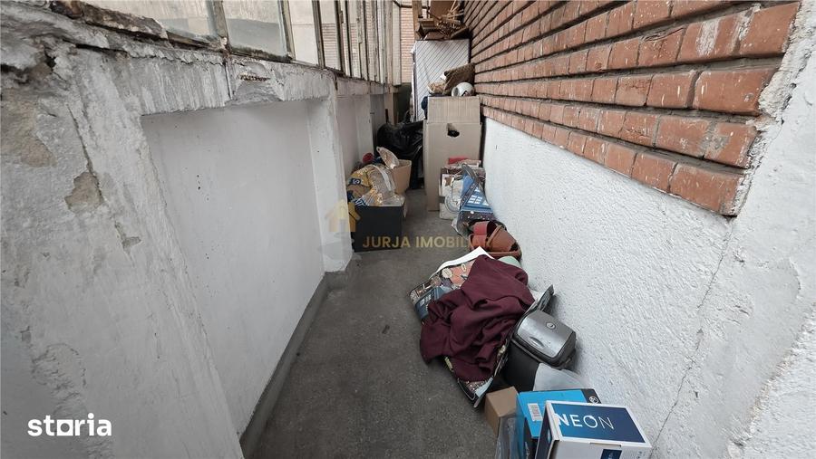 Apartament cu 3 camere decomandat, mobilat în Plopilor