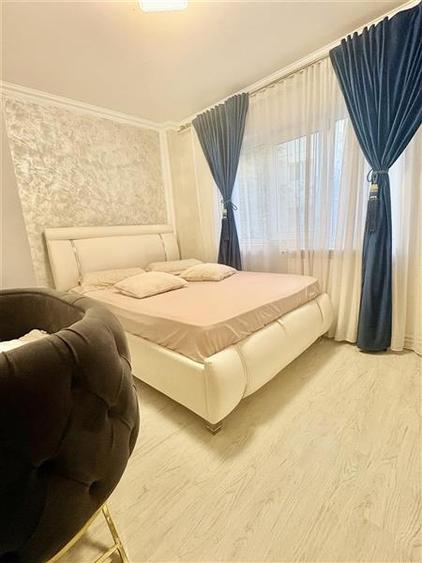 Apartament cu 4 camere decomandat, mobilat în Est