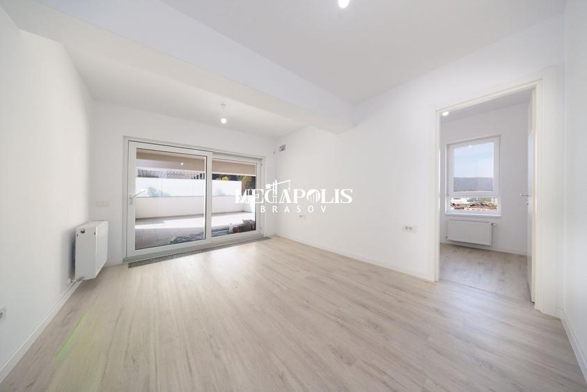 Penthouse cu 4 camere decomandat în Noua