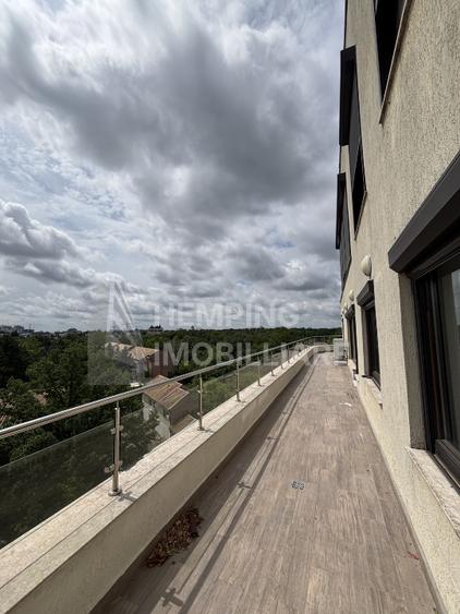 Apartament cu 4 camere semidecomandat, mobilat în Herăstrău