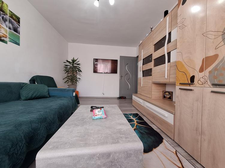 Apartament cu 2 camere decomandat, mobilat în Lipovei