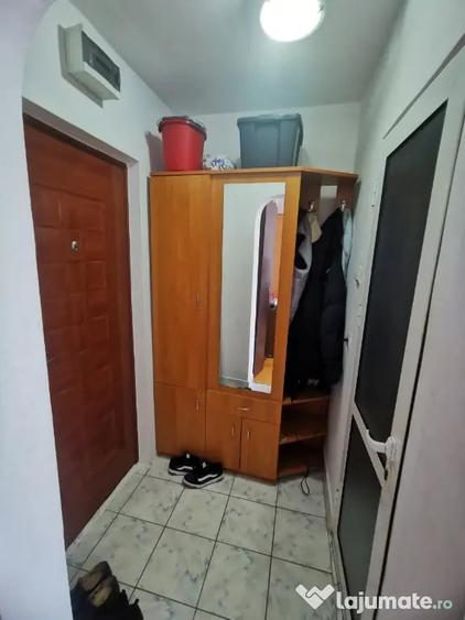 Garsonieră decomandată în Narcisa