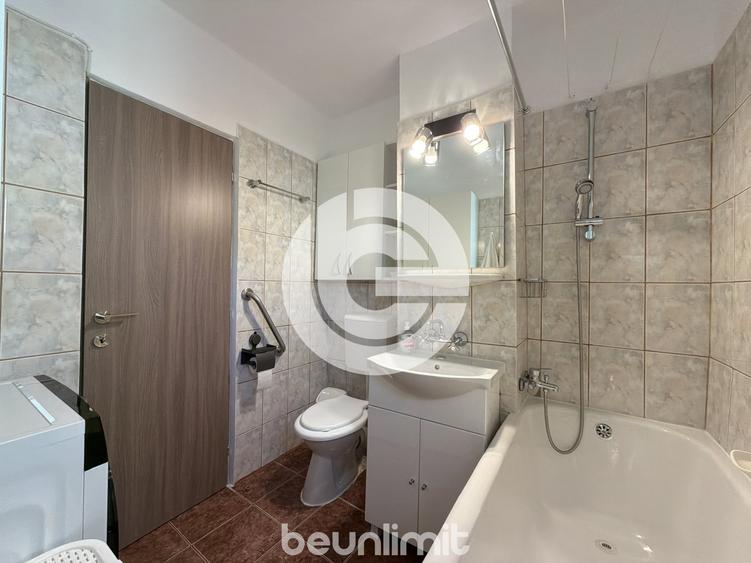 Apartament cu 3 camere decomandat, mobilat în Vasile Aaron