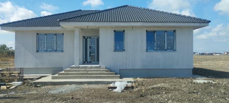 Casă cu 3 camere în Sântandrei