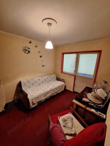 Apartament cu 4 camere decomandat, mobilat în Central