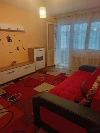 Apartament cu 3 camere decomandat în Tătărași