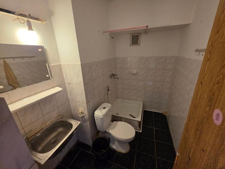 Apartament cu 4 camere decomandat în Poarta 6