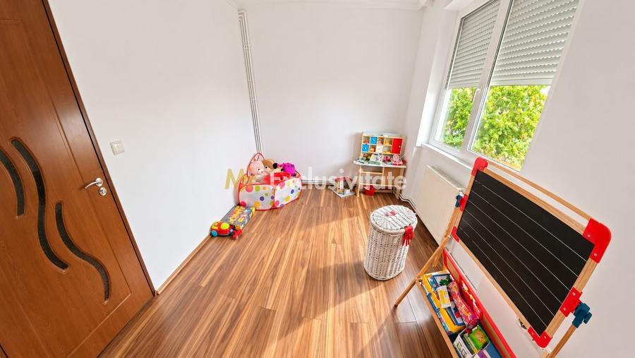 Apartament cu 4 camere decomandat, mobilat în Central