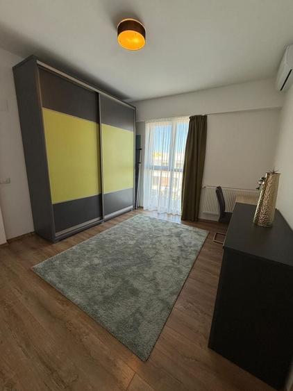 Apartament cu 4 camere, mobilat în Unirii