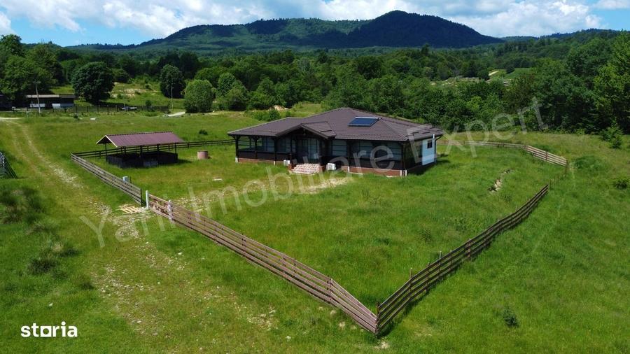 Casă cu 4 camere în Slatina