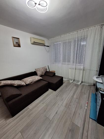 Apartament cu 2 camere semidecomandat în 23 August