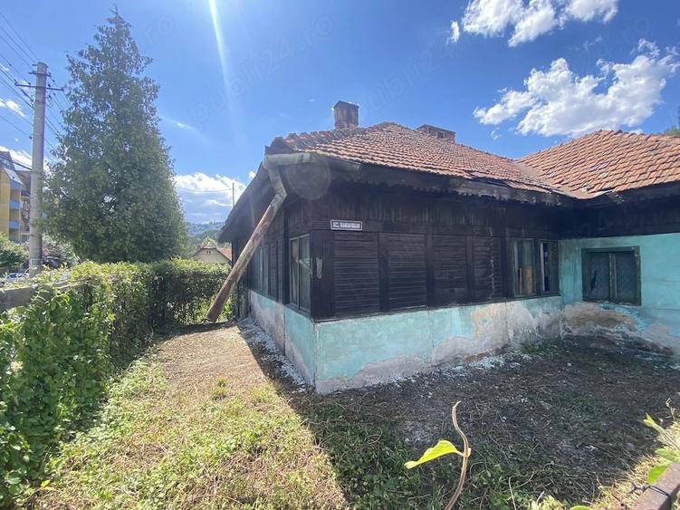 Casă cu Teren 166 Mp în Central