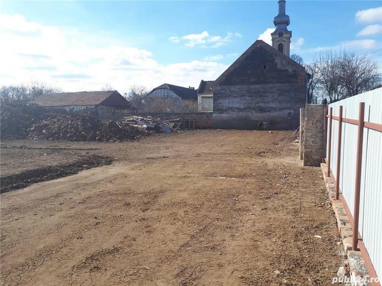 Teren de 2900 mp, în Secusigiu