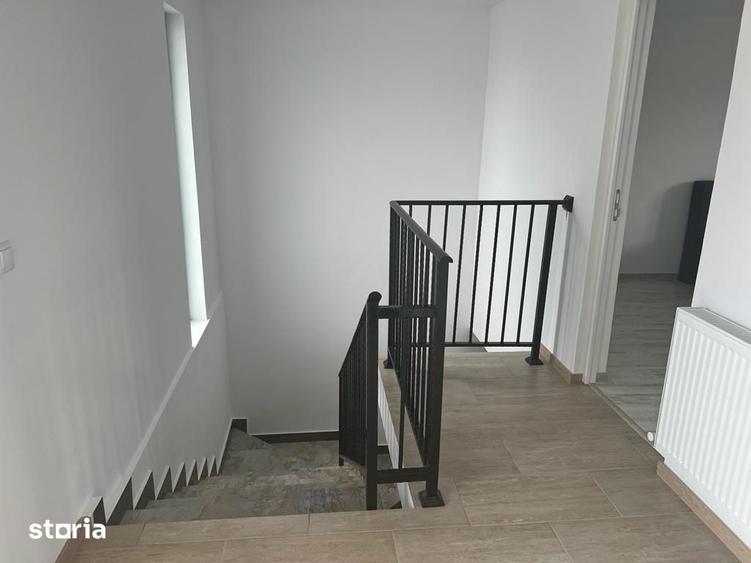 Casă cu 4 camere cu Teren 250 Mp în Ulmi