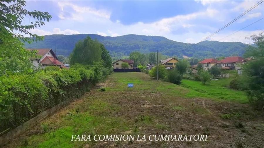 Teren Construcții intravilan de 1940 mp, în Vlădești
