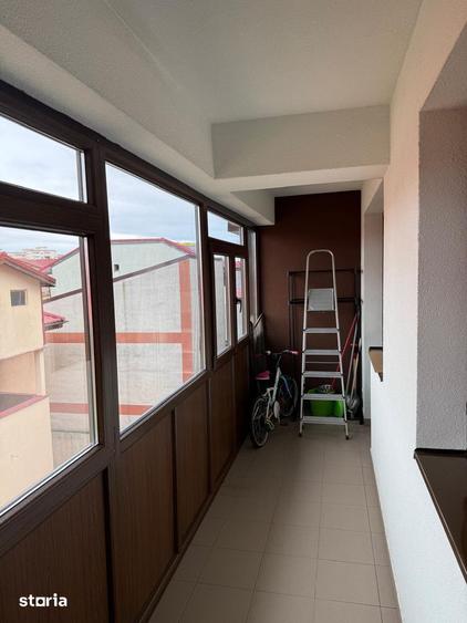 Apartament cu 3 camere decomandat, mobilat în Berceni