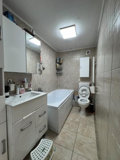 Casă individuală cu 7 camere cu Canalizare în Rahova