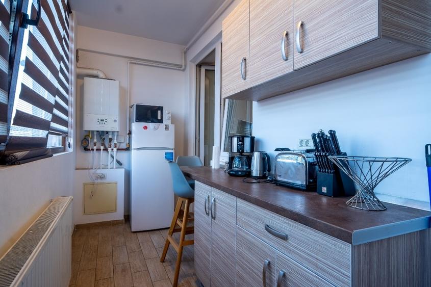 Apartament cu 2 camere decomandat, mobilat în Roșu