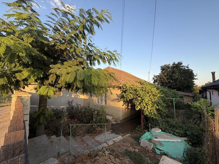 Casă cu 4 camere în Fetești