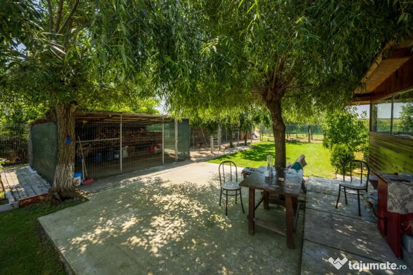 Casă cu 3 camere cu Teren 2200 Mp în Răcari